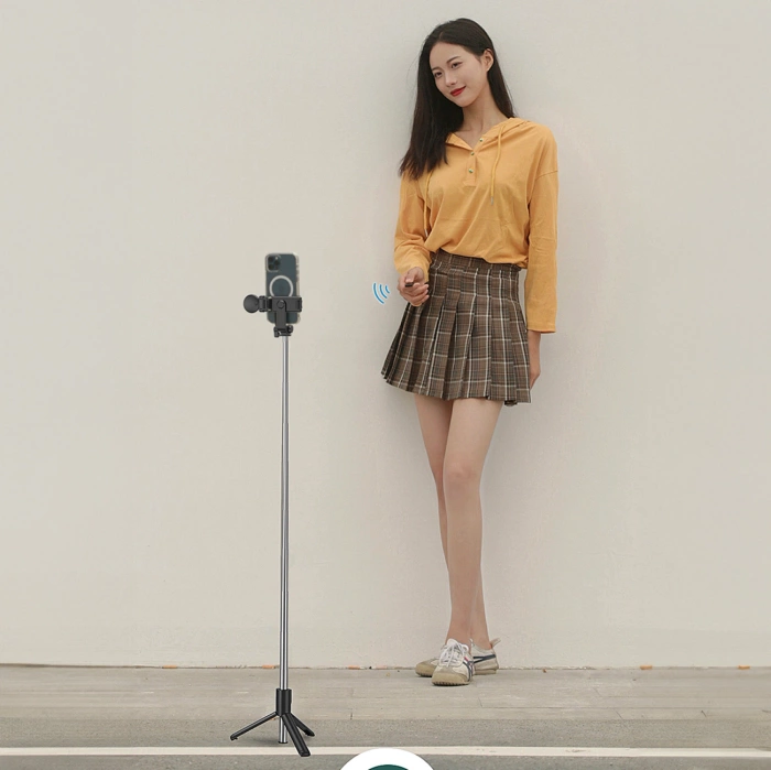 Selfie stick WH1YXS telescopic tripod 1m with round lamp and phone holder - black