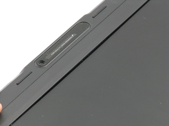 Asus Klappe mit Mikrofon