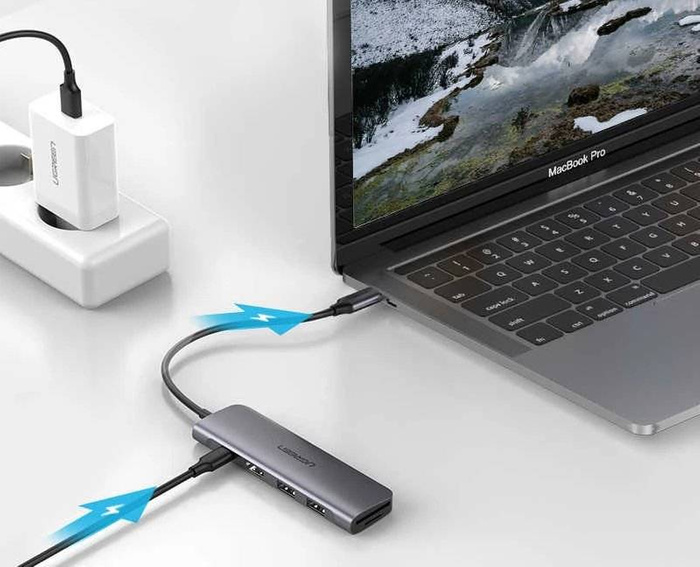HUB multifonction Ugreen USB Type C - 2x USB 3.2 Gen 1 / USB Type C Power Delivery 100 W / HDMI 4K / Lecteur de carte SD et micro SD (TF) gris (CM195 70411)