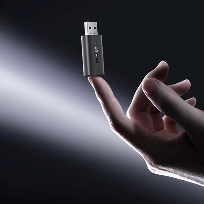 Ugreen vysílač vysílač / přijímač Bluetooth 5.0 bezdrátový audio adaptér 3,5 mm mini jack černý (CM523 60300)