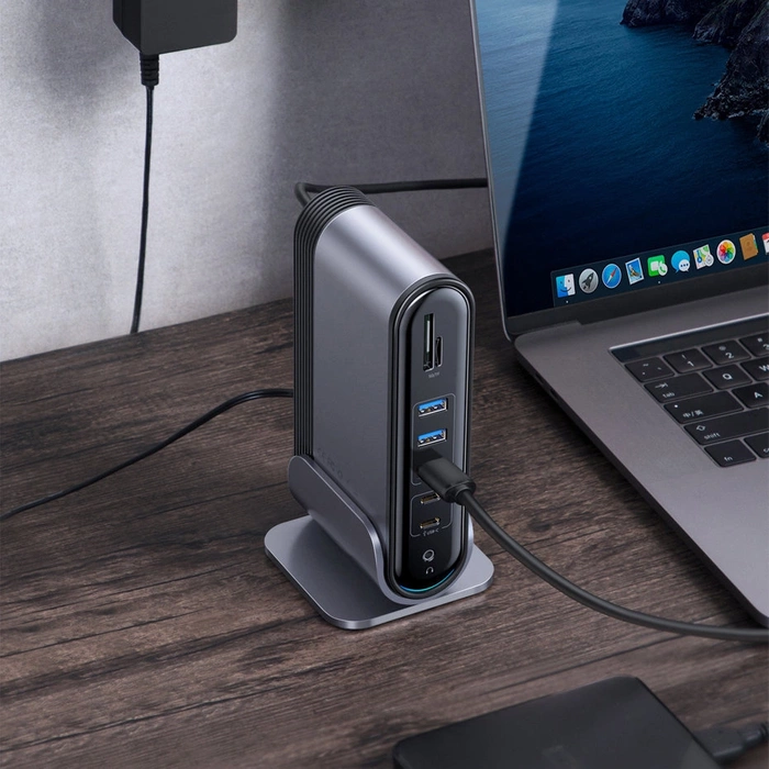 [B WARE] Baseus multifunktionaler HUB 3x USB 3.2 Gen 1 / 2x USB 2.0 / 2x USB Type C / SD und Micro SD Kartenleser / AUX / 3x HDMI / RJ45 1Gbps Power Delivery 100W (EU / CN / UK Stecker) grau (CAHUB-DG0G)