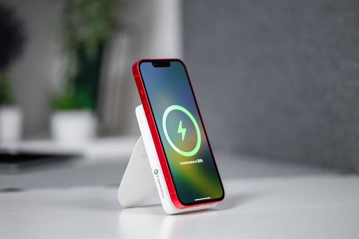 Powerbank zgodny z MagSafe Forcell F-Energy MagStand F10K2 QC3.0 PD 5A 20W 10000 mAh biały