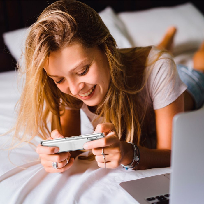 Spigen Ultra Hybrid GOOGLE PIXEL 7 PRO Hülle KRISTALLKLAR