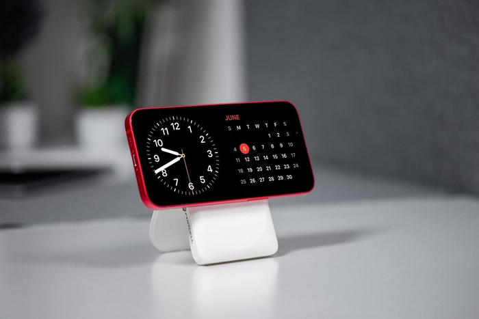 Powerbank zgodny z MagSafe Forcell F-Energy MagStand F10K2 QC3.0 PD 5A 20W 10000 mAh biały