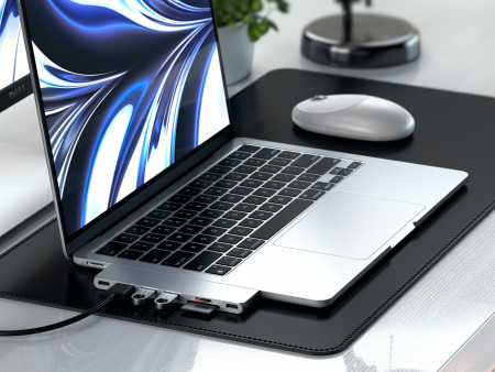 Satechi Pro Hub Slim - aluminiowy hub z podwójnym USB-C do MacBook (USB 4, HDMI, 2x USB-A, SD/microSD, USB-C) (silver)