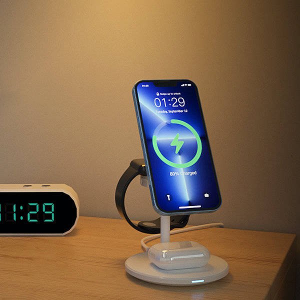 Chargeur à induction Choetech (compatible MagSafe) support pour iPhone, Apple Watch, AirPods blanc (T585-F)