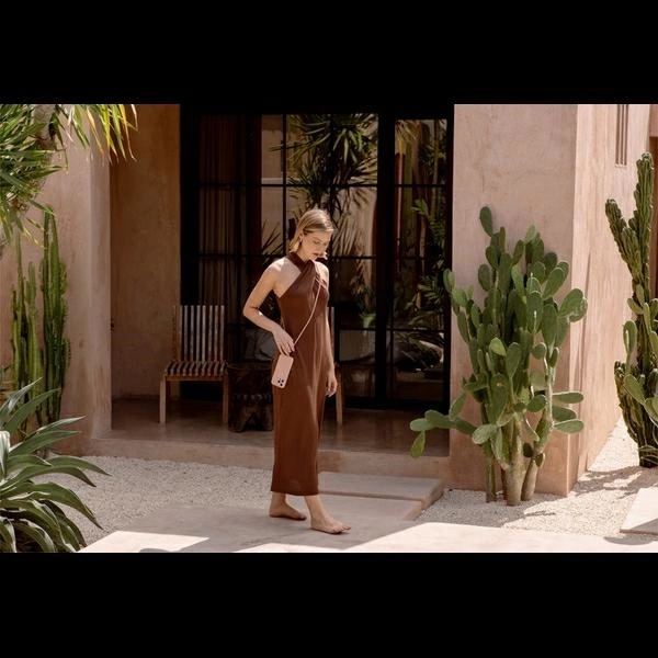 Etui UNIQ Coehl Creme iPhone 16 Pro Max 6.9" Magnetic Charging różowy/ballet pink