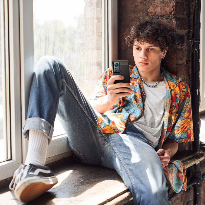 Hülle Spigen Rugged Armor XIAOMI 12 PRO MATTE SCHWARZ