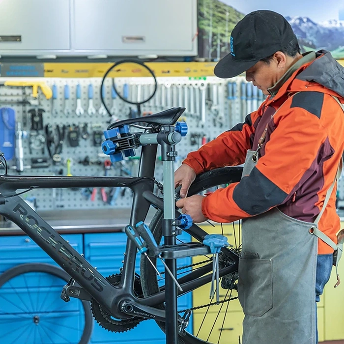 Rockbros MP-02 floor service stand for bicycles with knobs - black