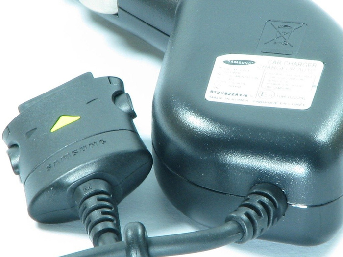 Original Autoladegerät SAMSUNG E720 Z500 CCH200WBE