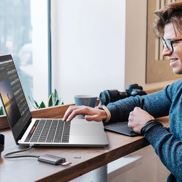 Ugreen CM401 Lector de tarjetas SD/TF USB C 5Gb/s - Gris