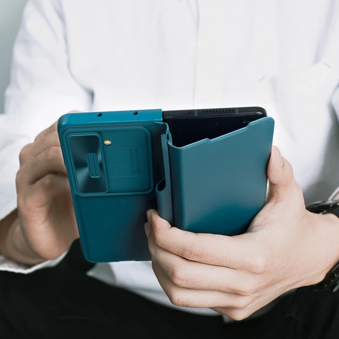 Skórzane etui z klapką i osłoną aparatu do Samsung Galaxy Z Fold 5 Nillkin Qin Leather Pro - zielone