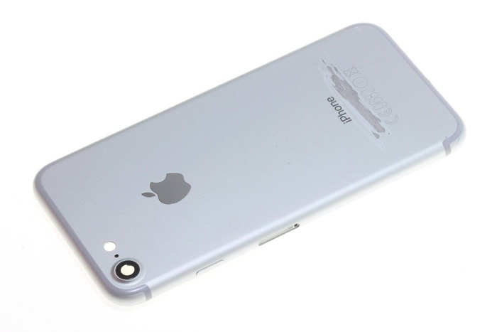 Etui Body Flap Apple iPhone 7 Argent Grade B avec défaut