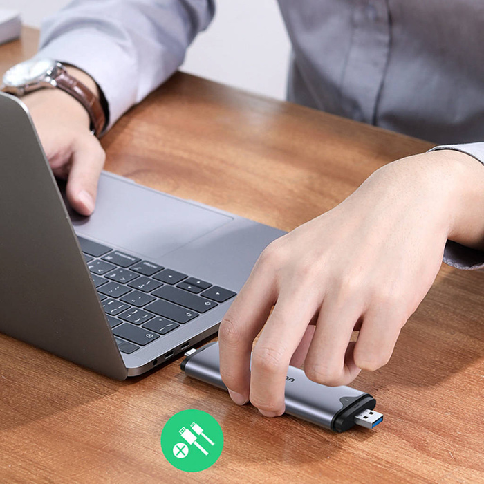 Ugreen M.2 diskové pouzdro M-Key (USB-C / USB-A 10Gb/s) šedé (CM353)