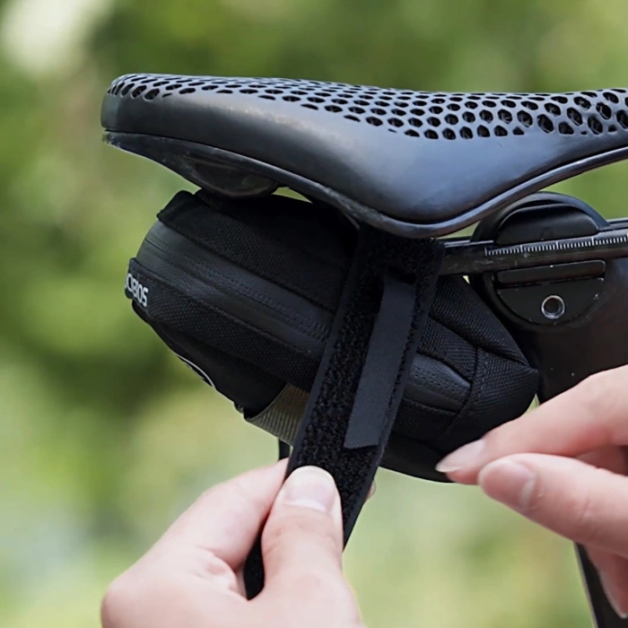 Rockbros Mini Satteltasche mit CO2-Kartuschenhalter - Schwarz/Grün