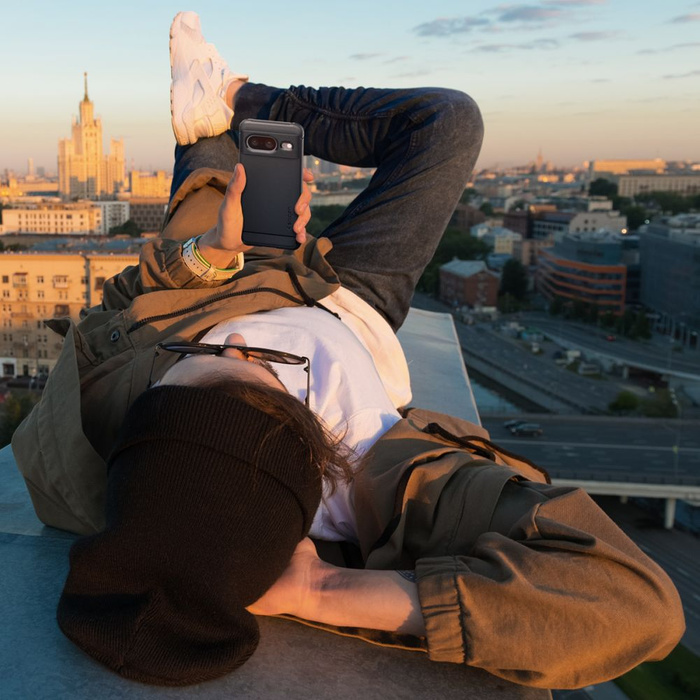 Funda Spigen Rugged Armor MATTE Google Pixel 8 Negro Case