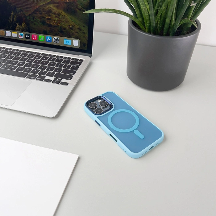 Magnetic Collection MagSafe case for iPhone 16 - light blue