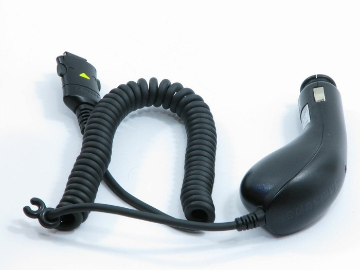 CHARGEUR VOITURE SAMSUNG D500 D600 E700 X680 