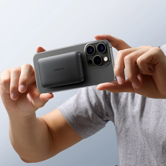 Powerbank Joyroom JR-W020 Mini 5000mAh USB-A USB-C indukcyjny 20W - czarny + kabel USB-C / USB-C