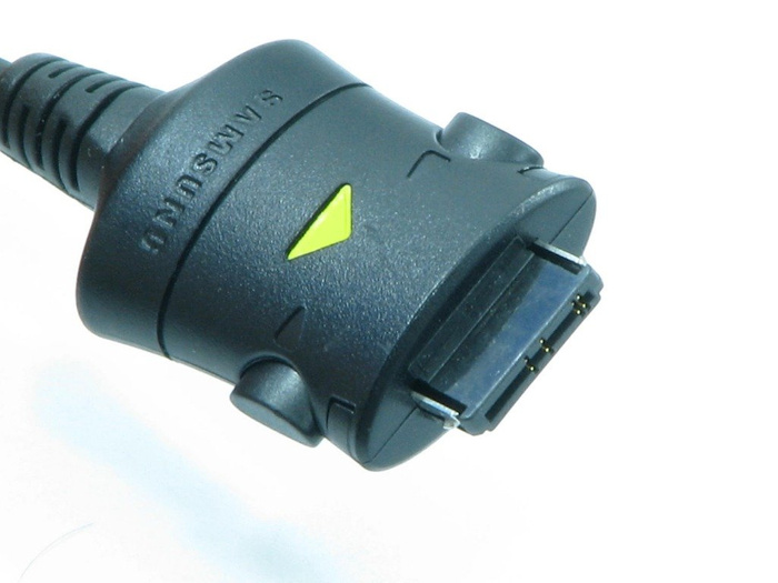 CHARGEUR VOITURE SAMSUNG D500 D600 E700 X680 