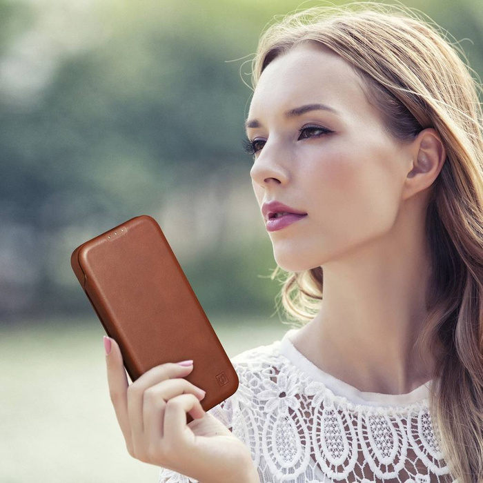 Kožené pouzdro iCarer CE Oil Wax Premium Leather Folio Kožené pouzdro pro iPhone 14 Flip Magnetic MagSafe Brown (AKI14220705-BN)