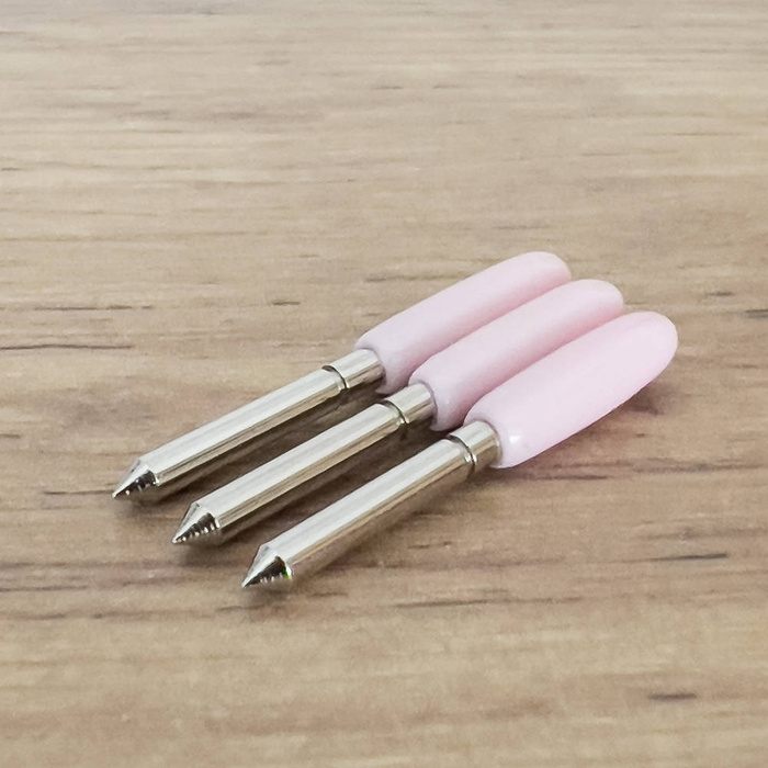 3 pièces. Lame de rechange pour le découpage du film de protection de l'écran téléphone tablette et autres appareils