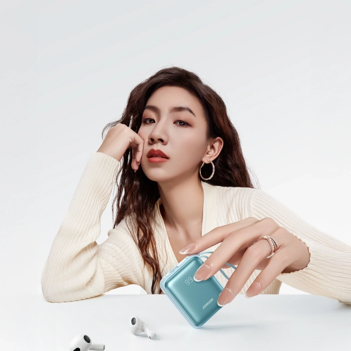 Powerbank Joyroom JR-PBF27 22,5W 10000mAh z dwoma wbudowanymi kablami - niebieski