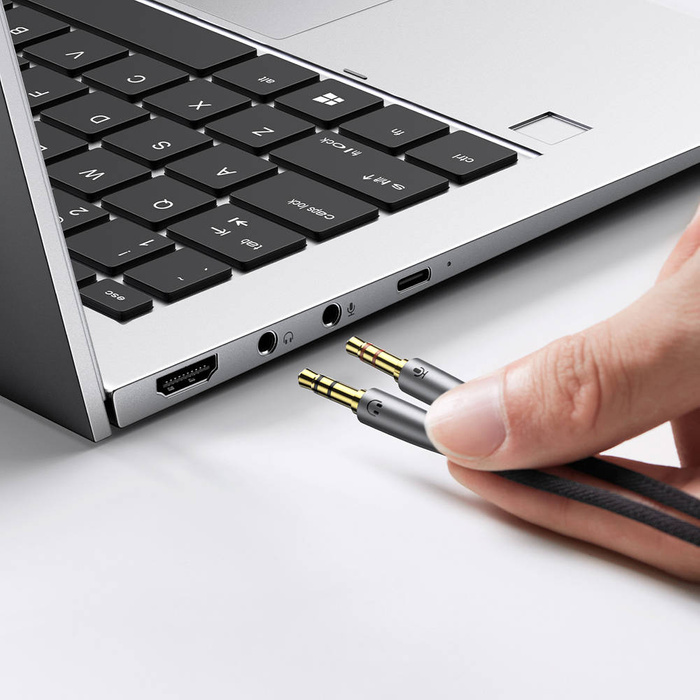 Câble répartiteur Ugreen AUX mini-jack 3,5 mm (femelle) - 2x mini-jack 3,5 mm (mâle - microphone et casque) argent (AV193 50255)