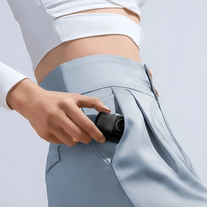 Wozinsky WF16-YLS 5000 mAh 15 W Lightning Mini-Powerbank mit integriertem USB-C-Kabel und Apple Watch Ladegerät – Schwarz