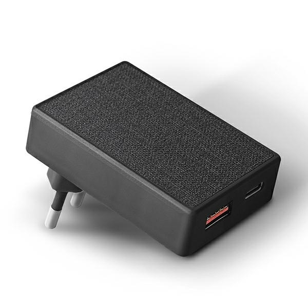 Uniq Bestellung. Netzwerk. Votre Slim Duo 20W USB-C + USB-A schwarz / kohleschwarz