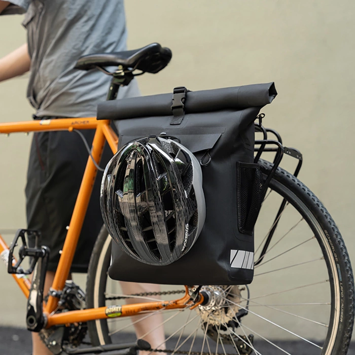 Rockbros Fahrradtasche mit Rucksackfunktion, wasserdicht, mit Helmbefestigung 18l - Schwarz